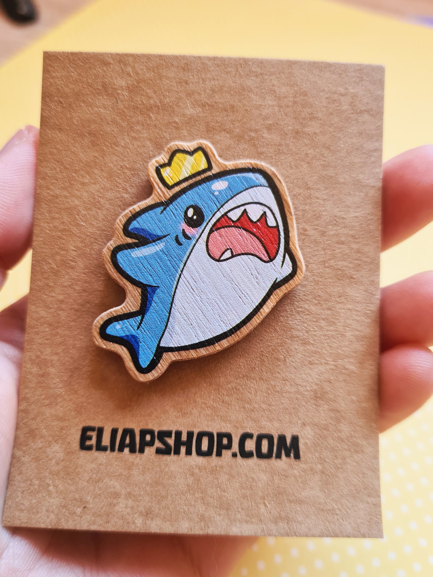 Pin de madera de Tiburón